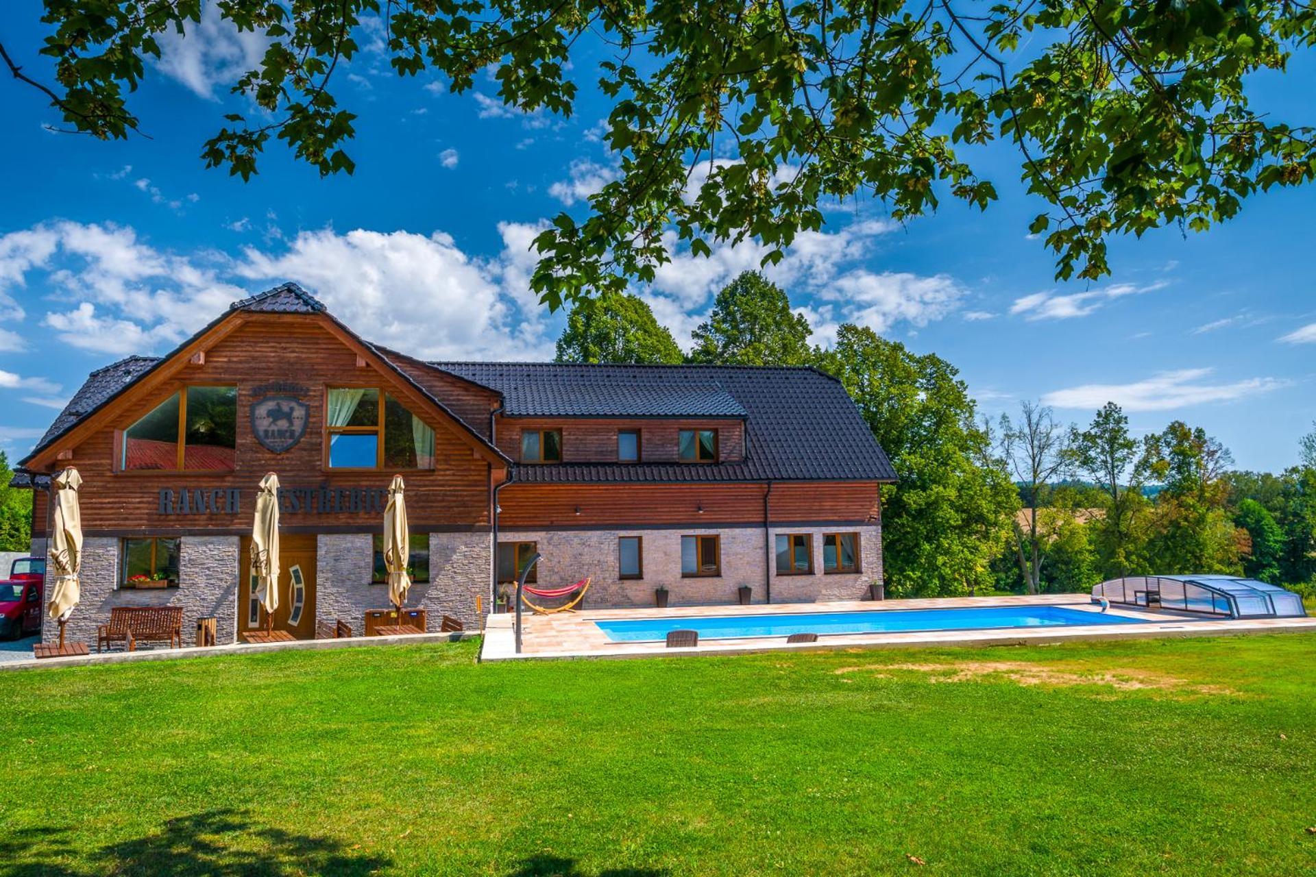 Hotel Ranch Jestrebice Hermanicky Exterior foto